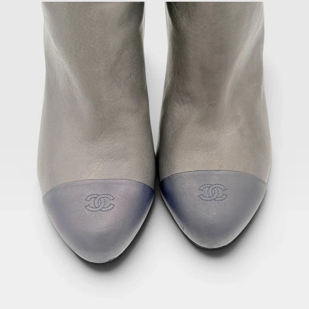 Chanel‎ CC Cap Toe 39 Ankle Booties Gray Leather Silver Stiletto Heels Authentic